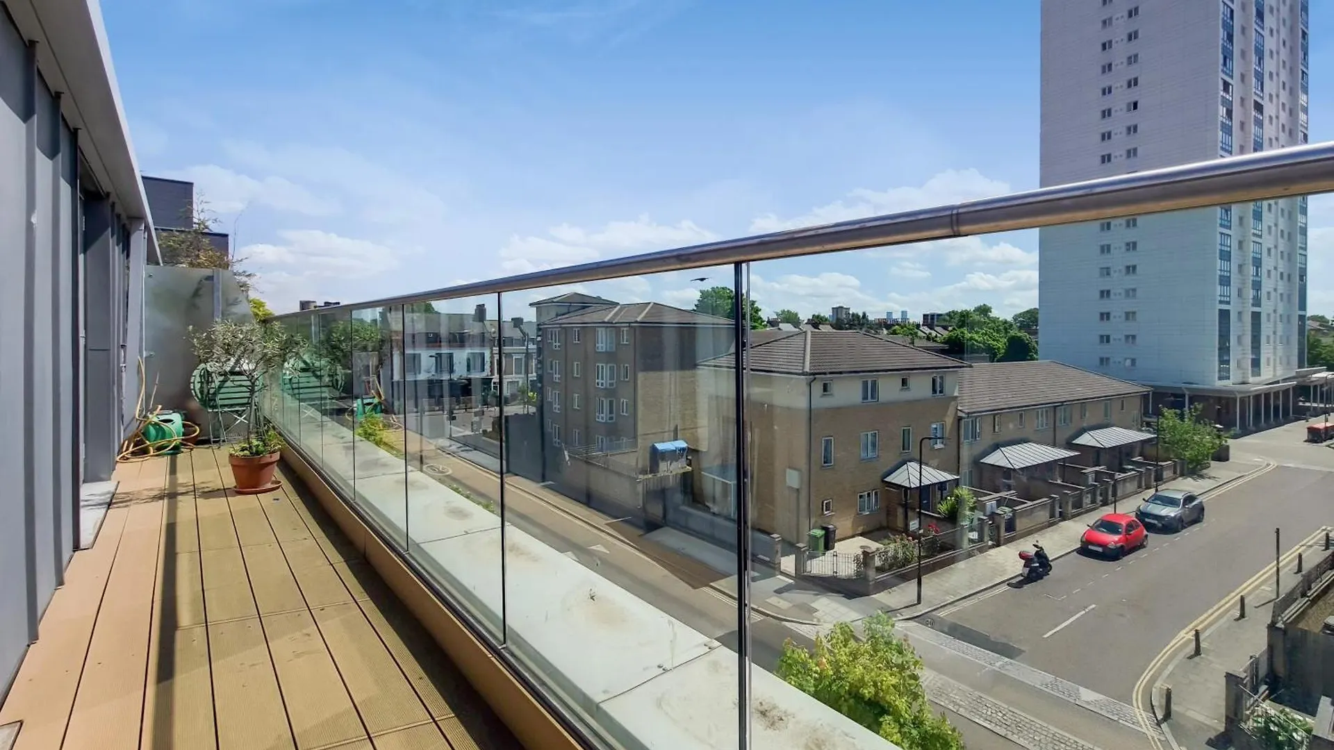Stay In Style: Modern 2-Bed In Trendy London Area 아파트